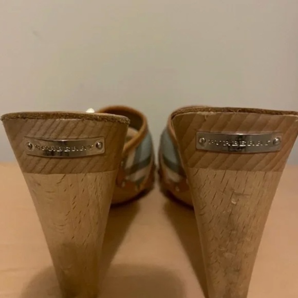 Burberry Wood heel sandals - Picture 8 of 10